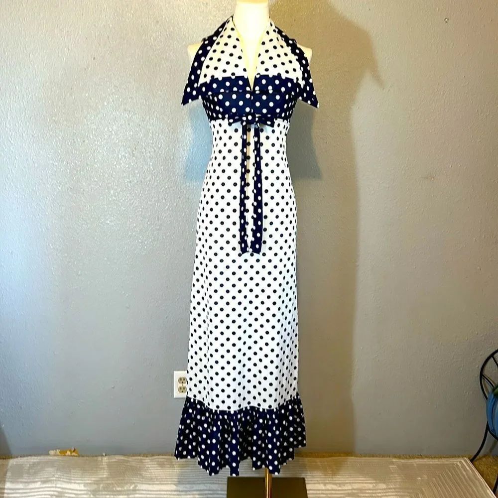 Vintage women’s navy and white polka dot sleeveless maxi dress. No size tag